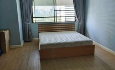 Wohnung zur Miete und zum Kauf mit 5 Zimmer in Khlong Toei, Bangkok