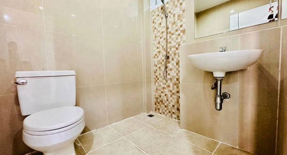 For sale 2 bedrooms townhouse in Si Racha, Chonburi