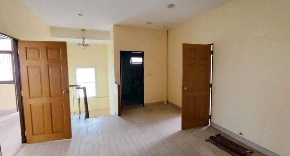Haus zum Kauf mit 5 Zimmer in Bangkok Noi, Bangkok
