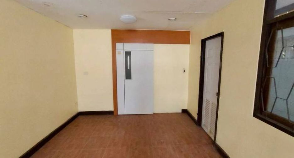 Haus zum Kauf mit 5 Zimmer in Bangkok Noi, Bangkok