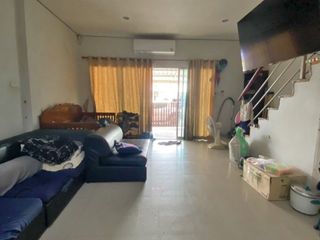 À vendre 3 chambres maison de ville à Mueang Samut Sakhon, Samut Sakhon