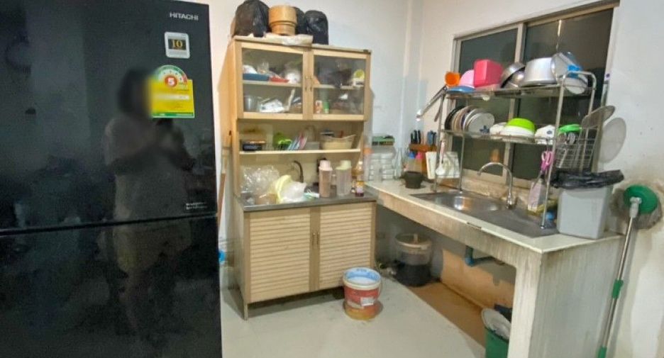 For sale 3 bedrooms townhouse in Mueang Samut Sakhon, Samut Sakhon