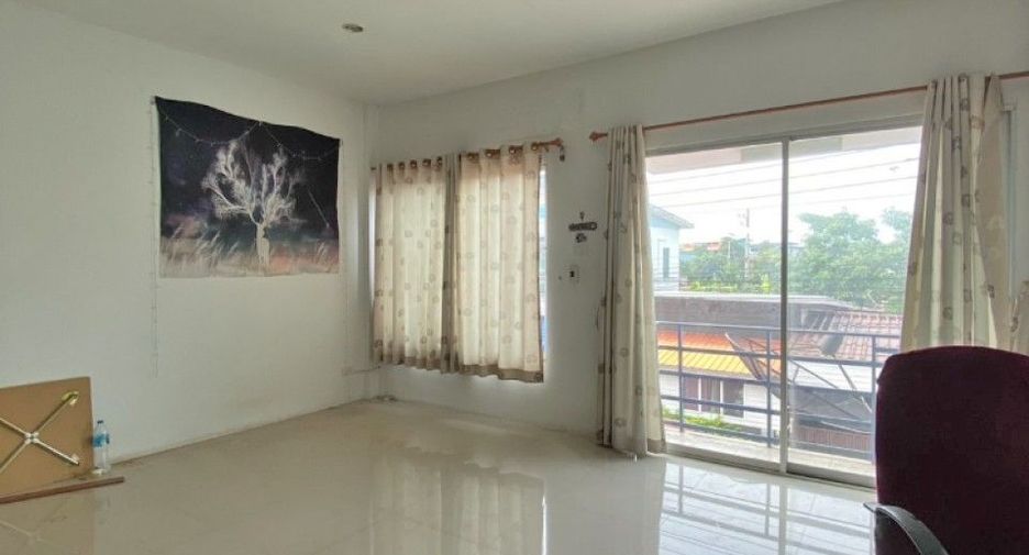 For sale 3 bedrooms townhouse in Mueang Samut Sakhon, Samut Sakhon