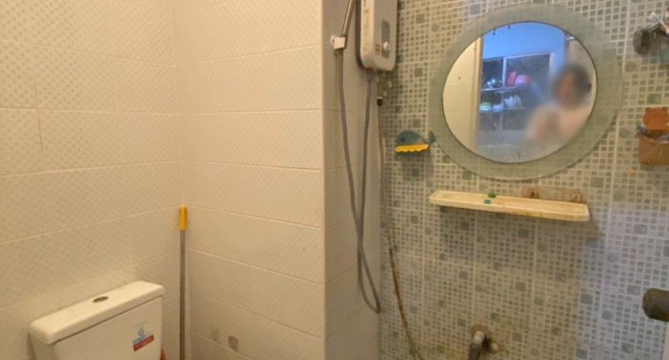For sale 3 bedrooms townhouse in Mueang Samut Sakhon, Samut Sakhon