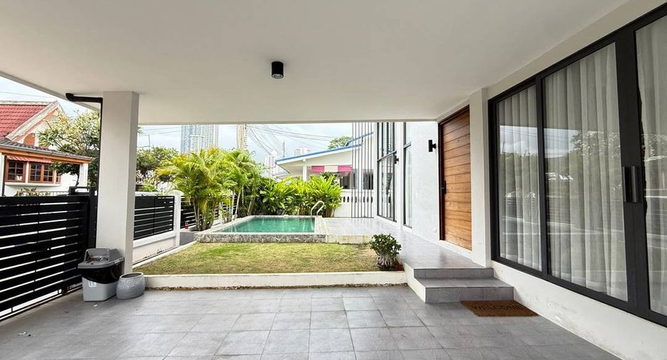 For rent 3 bedrooms villa in North Pattaya, Pattaya