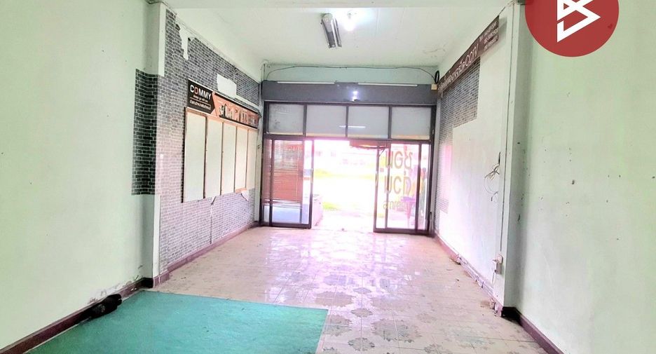 À vendre 2 chambres local commercial à At Samat, Roi Et