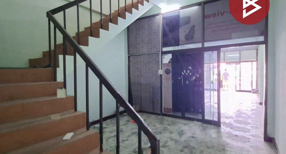À vendre 2 chambres local commercial à At Samat, Roi Et