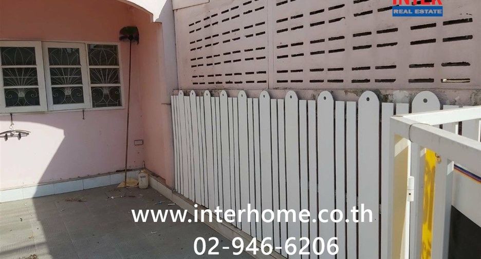 For sale 2 bedrooms townhouse in Khlong Sam Wa, Bangkok