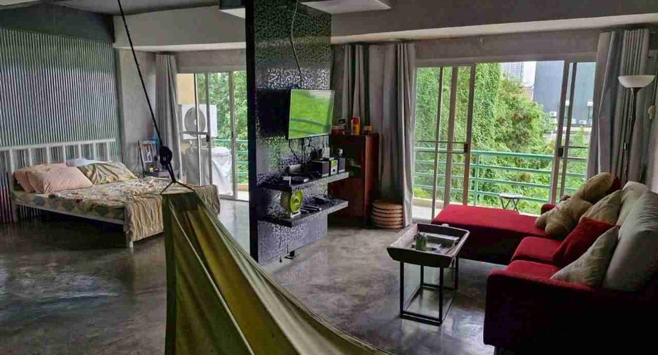 For sale 1 bed condo in Khlong Toei, Bangkok