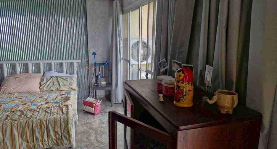 For sale 1 bed condo in Khlong Toei, Bangkok