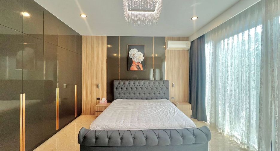 For sale 4 bedrooms house in Sattahip, Chonburi