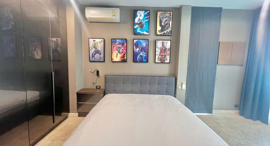 For sale 4 bedrooms house in Sattahip, Chonburi
