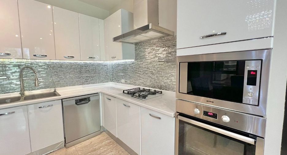 For sale 4 bedrooms house in Sattahip, Chonburi