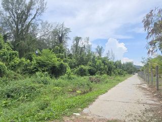 出售 土地 在 Bang Lamung, Chon Buri