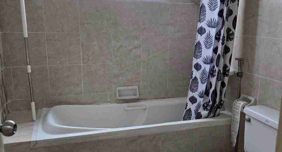 For sale 2 bedrooms condo in Khlong Toei, Bangkok