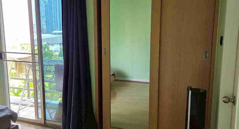 For sale 2 bedrooms condo in Khlong Toei, Bangkok