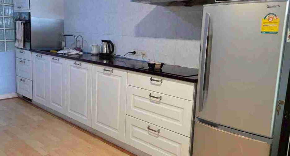 For sale 2 bedrooms condo in Khlong Toei, Bangkok