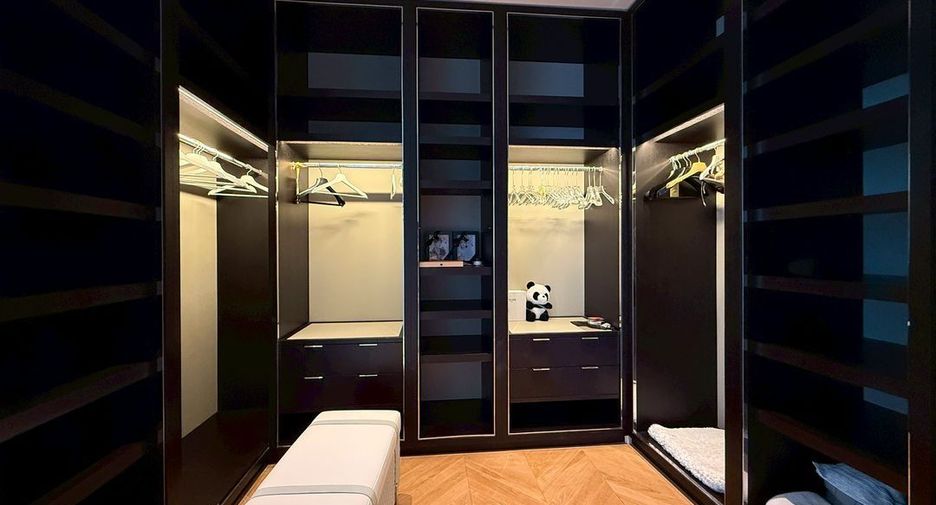 For rent 3 bedrooms condo in Bang Kho Laem, Bangkok