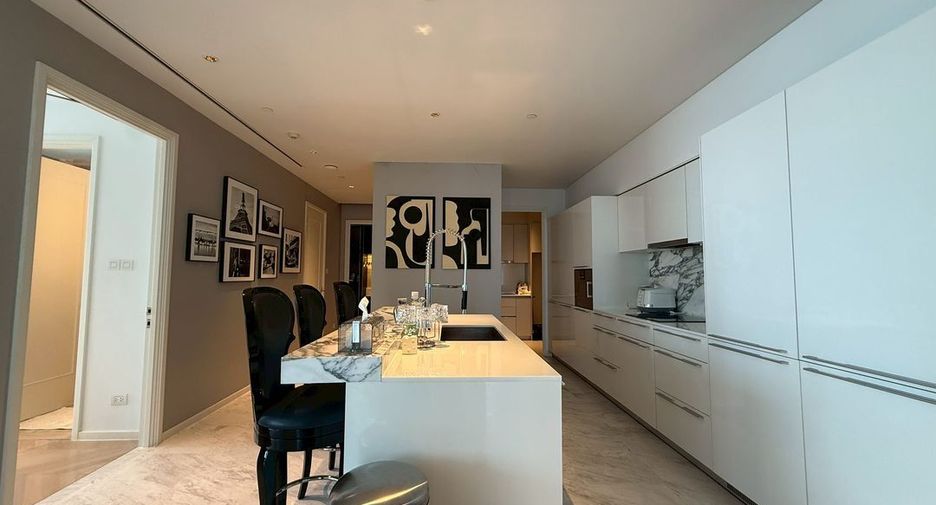 For rent 3 bedrooms condo in Bang Kho Laem, Bangkok