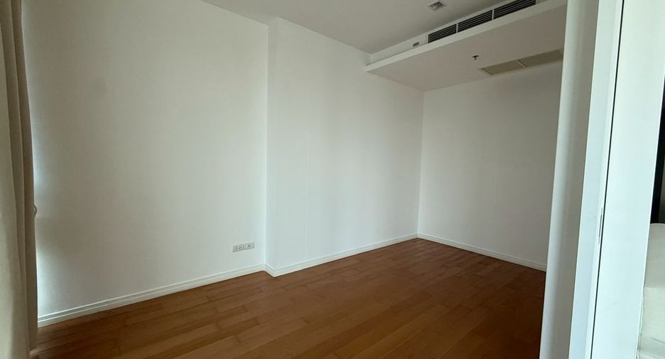 For rent 2 bedrooms condo in Sathon, Bangkok