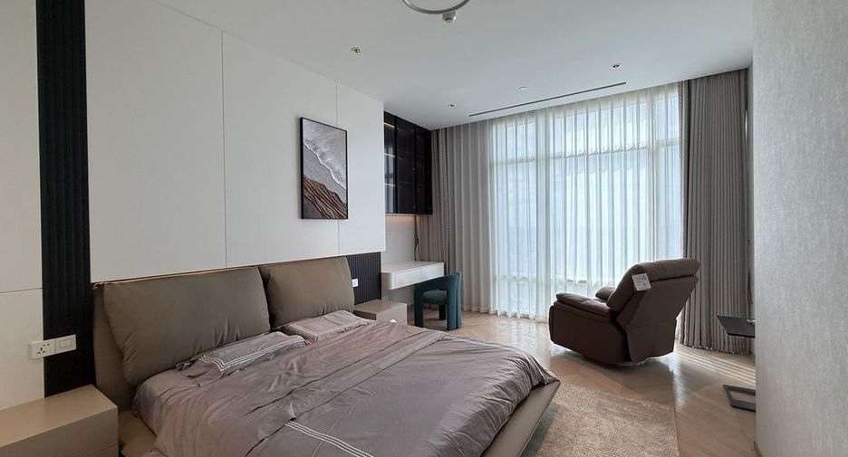 For rent 4 bedrooms condo in Bang Kho Laem, Bangkok