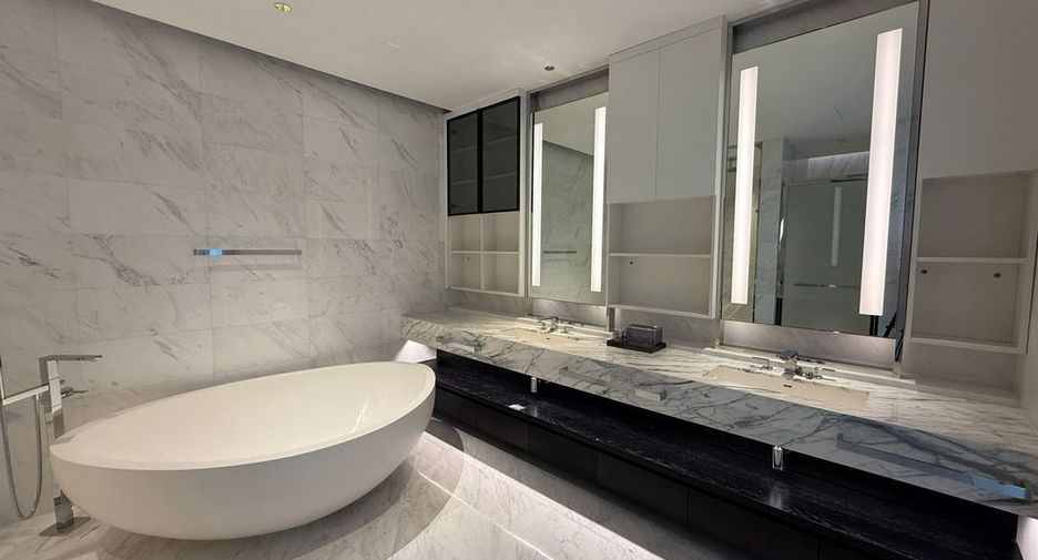 For rent 4 bedrooms condo in Bang Kho Laem, Bangkok