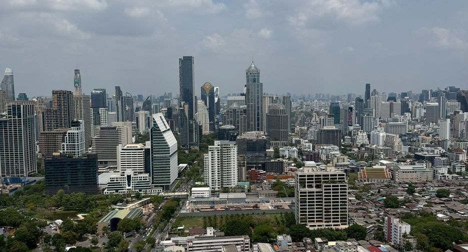 For rent 3 bedrooms condo in Sathon, Bangkok