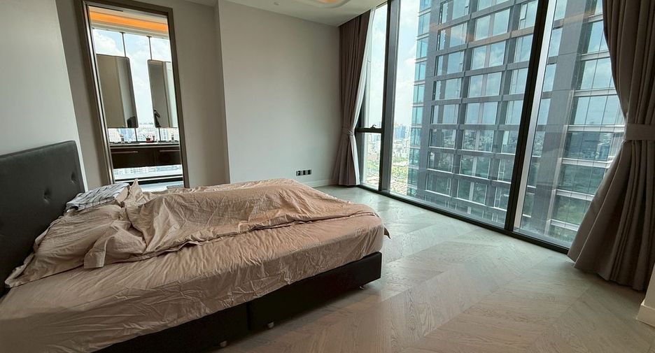 For rent 3 bedrooms condo in Sathon, Bangkok
