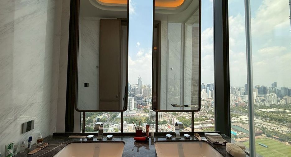 For rent 3 bedrooms condo in Sathon, Bangkok