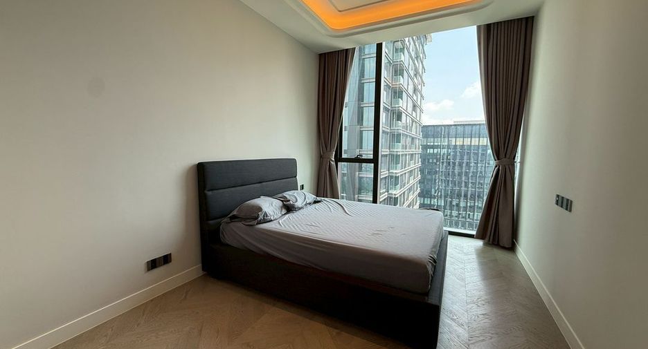 For rent 3 bedrooms condo in Sathon, Bangkok
