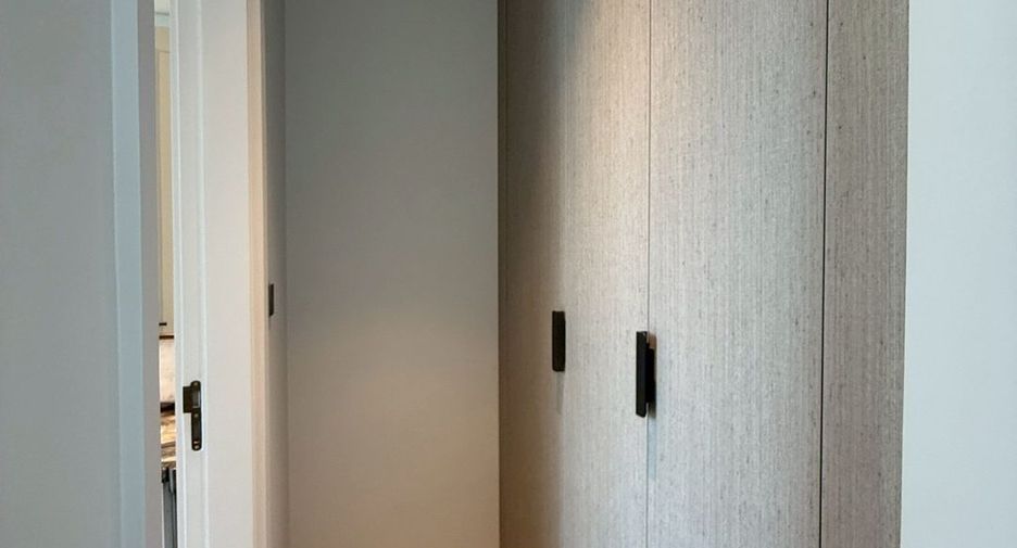 For rent 3 bedrooms condo in Sathon, Bangkok