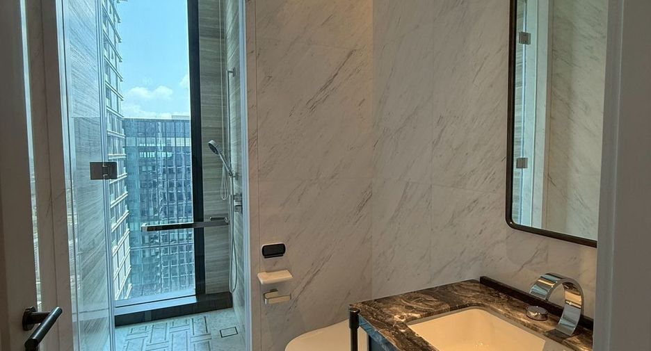 For rent 3 bedrooms condo in Sathon, Bangkok