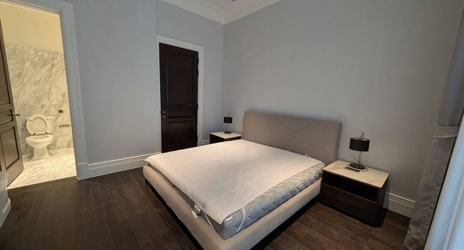 Condo en alquiler de 3 habitaciones en Pathum Wan, Bangkok