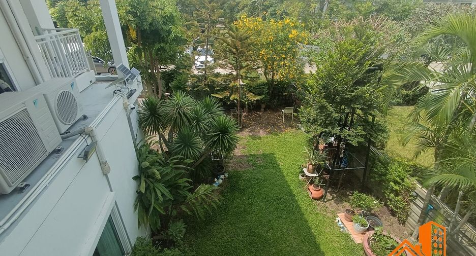 Haus zum Kauf mit 3 Zimmer in Khlong Sam Wa, Bangkok