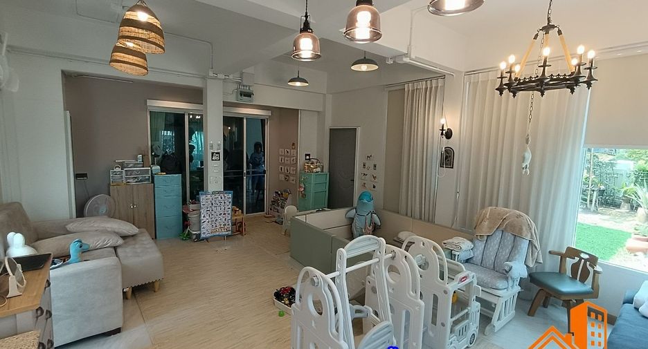 Haus zum Kauf mit 3 Zimmer in Khlong Sam Wa, Bangkok