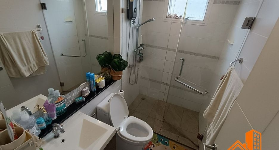 Haus zum Kauf mit 3 Zimmer in Khlong Sam Wa, Bangkok