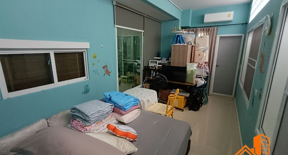 Haus zum Kauf mit 3 Zimmer in Khlong Sam Wa, Bangkok