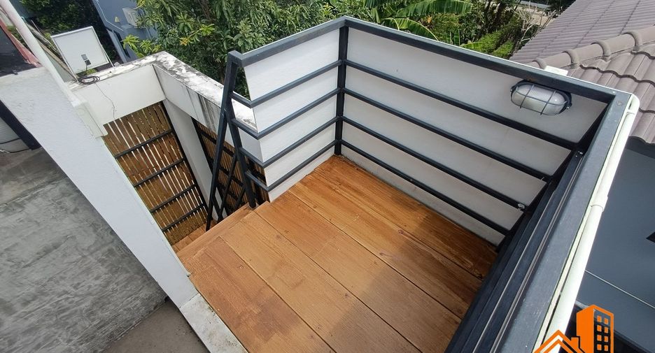 Haus zum Kauf mit 3 Zimmer in Khlong Sam Wa, Bangkok