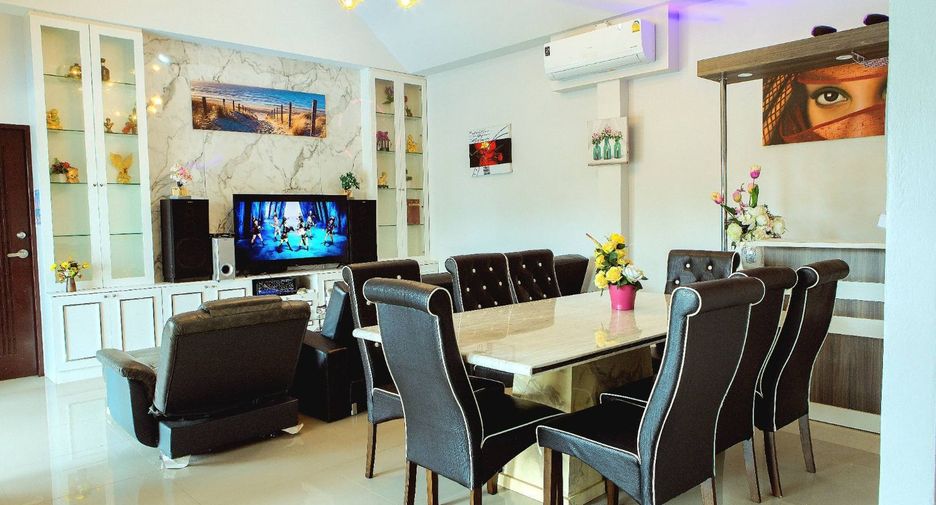 For rent 4 bedrooms villa in East Pattaya, Pattaya