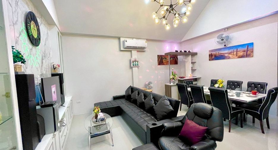 For rent 4 bedrooms villa in East Pattaya, Pattaya