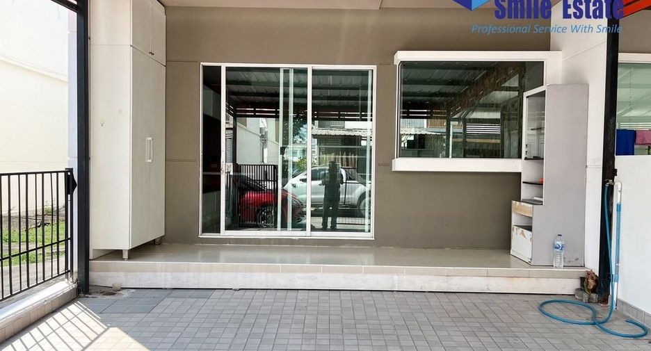 For rent 2 bedrooms townhouse in Bang Phli, Samut Prakan