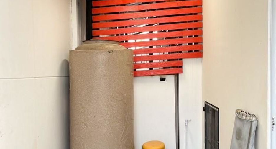 For rent 2 bedrooms townhouse in Bang Phli, Samut Prakan