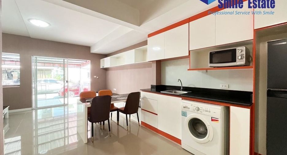 For rent 2 bedrooms townhouse in Bang Phli, Samut Prakan