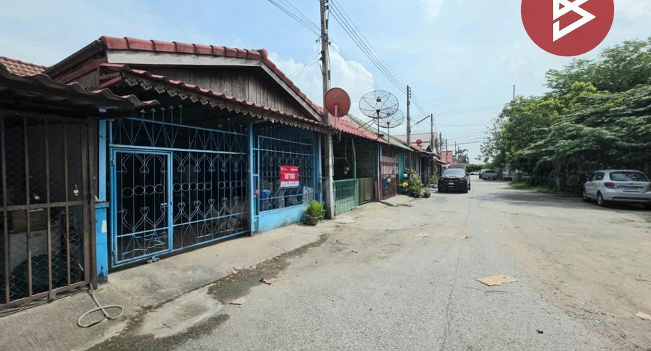 À vendre 2 chambres maison de ville à Si Racha, Chonburi