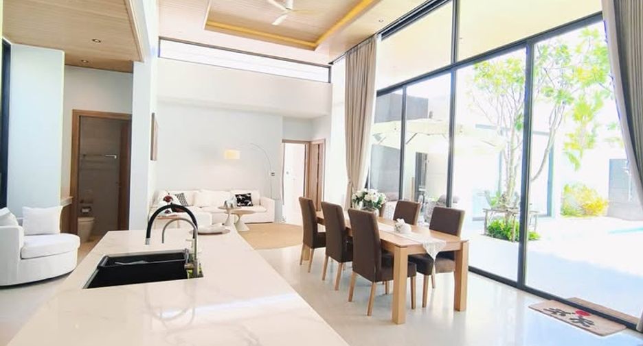 Villa en alquiler de 4 habitaciones en Mueang Phuket, Phuket