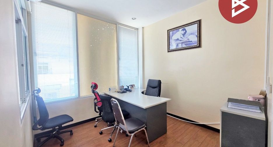 Casa adosada en venta de 4 habitaciones en Bang Bon, Bangkok