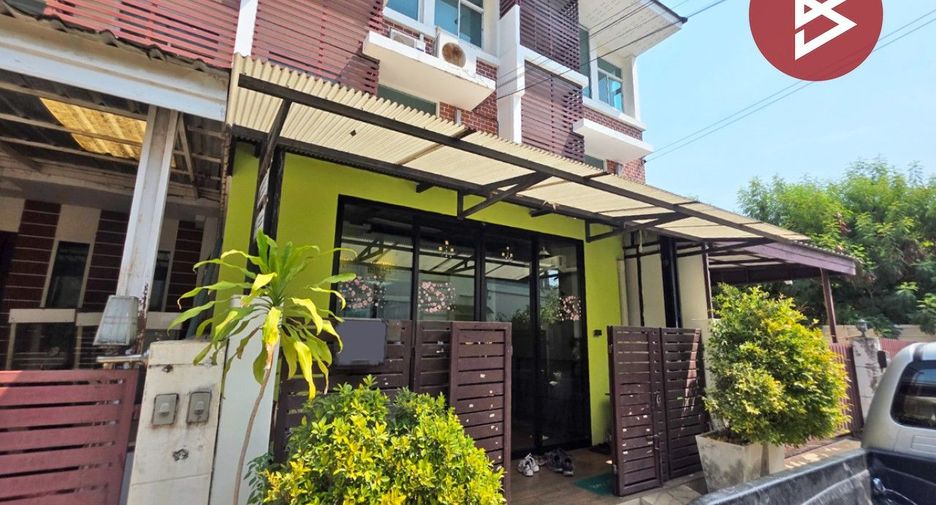 Casa adosada en venta de 4 habitaciones en Bang Bon, Bangkok