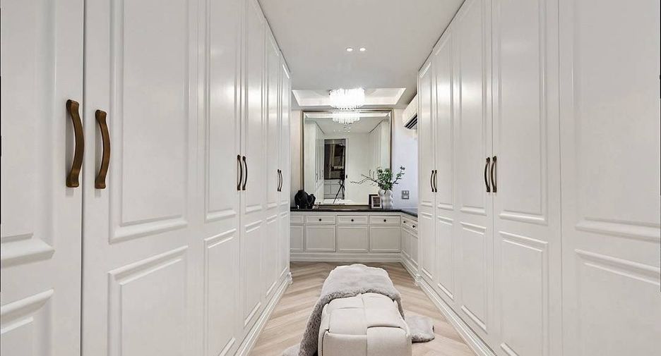 Casa en venta de 4 habitaciones en Watthana, Bangkok