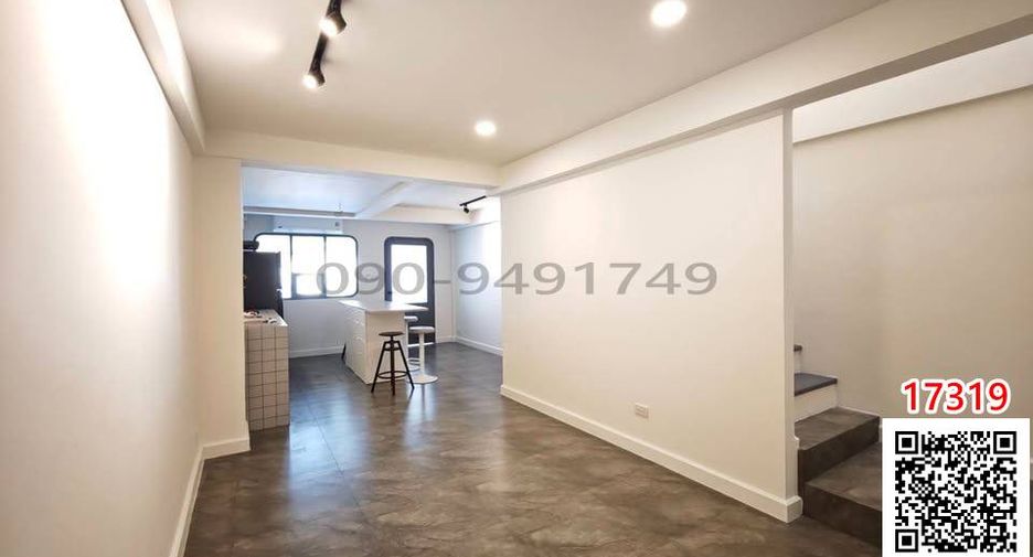 For rent 3 bedrooms townhouse in Lat Phrao, Bangkok