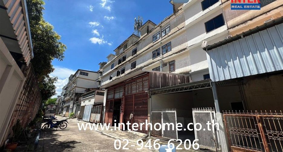 Local comercial en venta de 3 habitaciones en Khan Na Yao, Bangkok